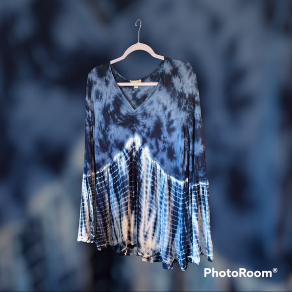 ONE WORLD Tops - One World Women’s Long-Sleeved Tye-Dyed Top